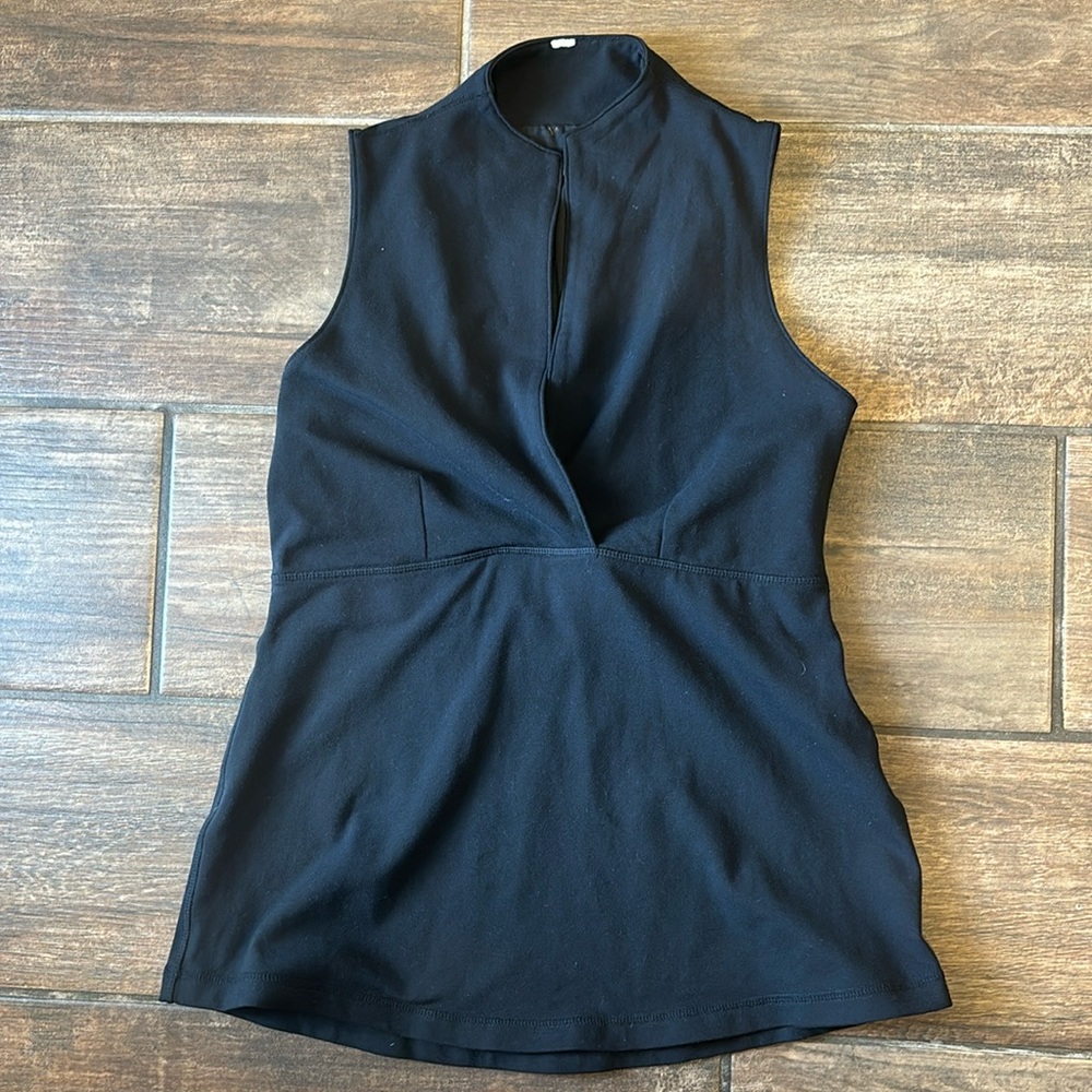 Lululemon Activewear Top thick stretch Material